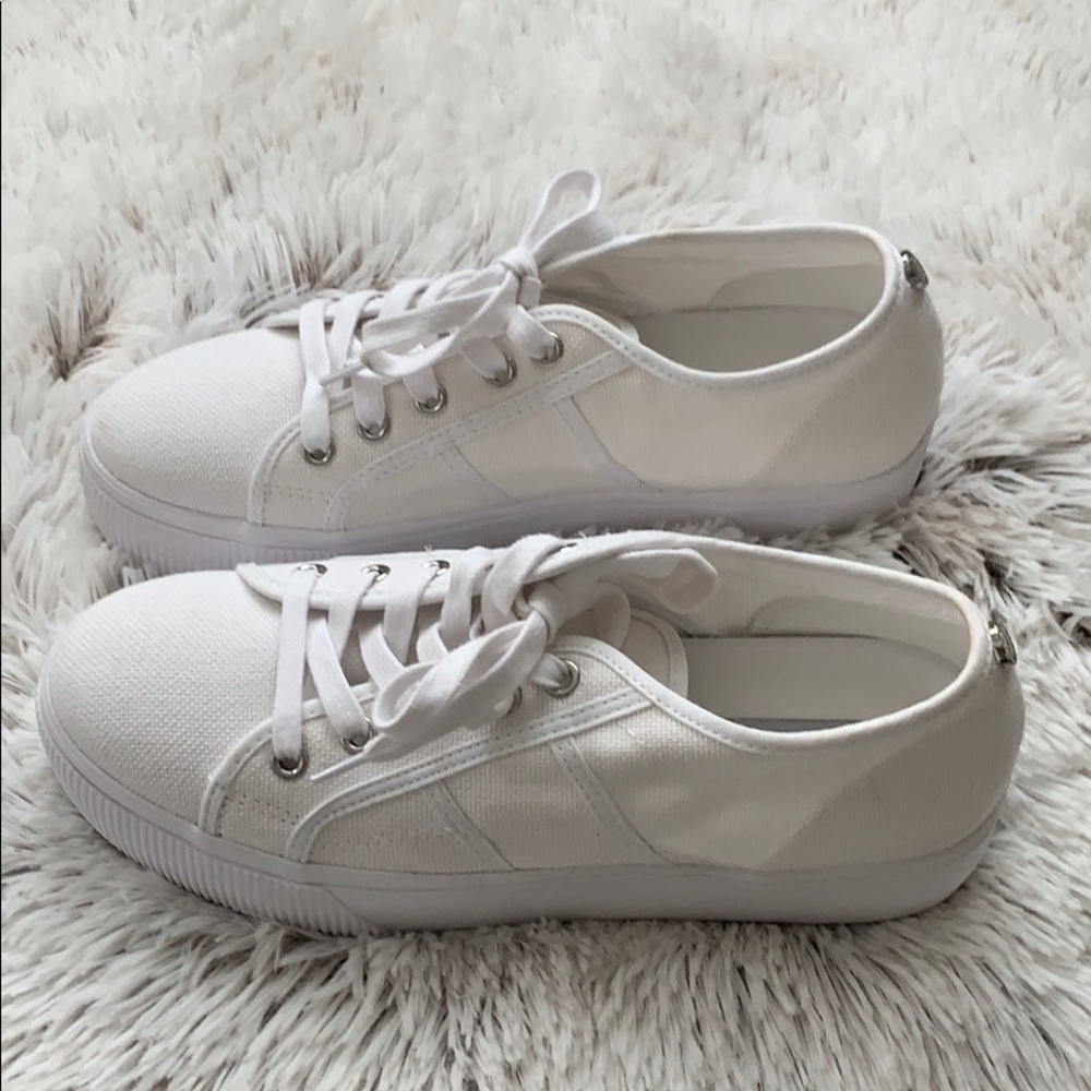NWOT Steve Madden White Shoes